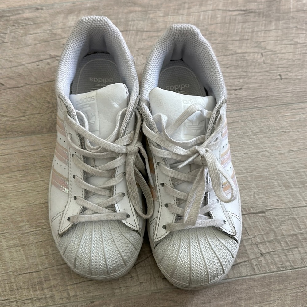 Girls adidas sneaker